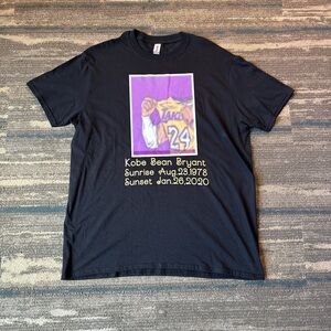 Gildan Black Kobe Bryant Los Angeles Lakers Basketball Graphic Men's T-Shirt